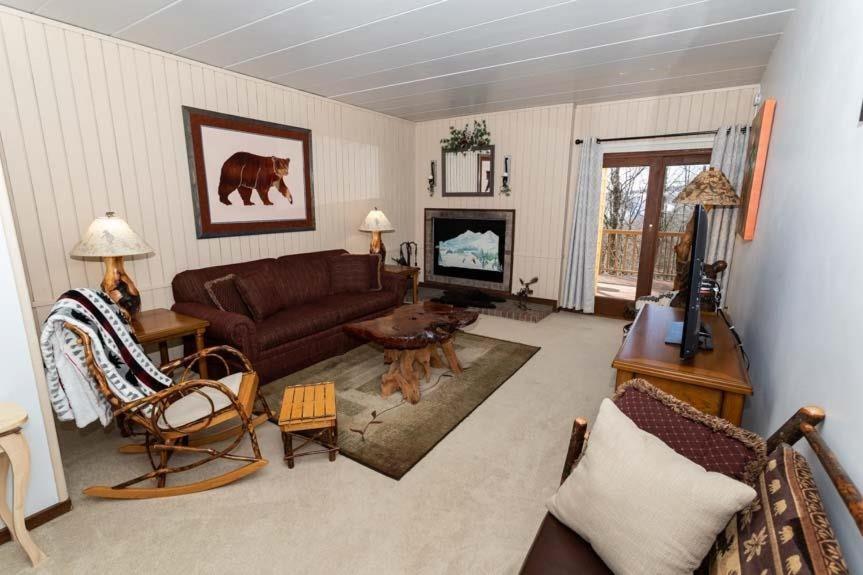 Apartment Cozy Seven Springs 1 Bedroom With Private Deck Champion