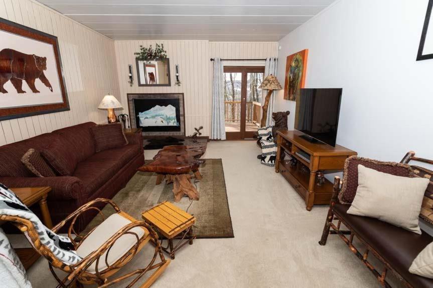 Cozy Seven Springs 1 Bedroom With Private Deck *