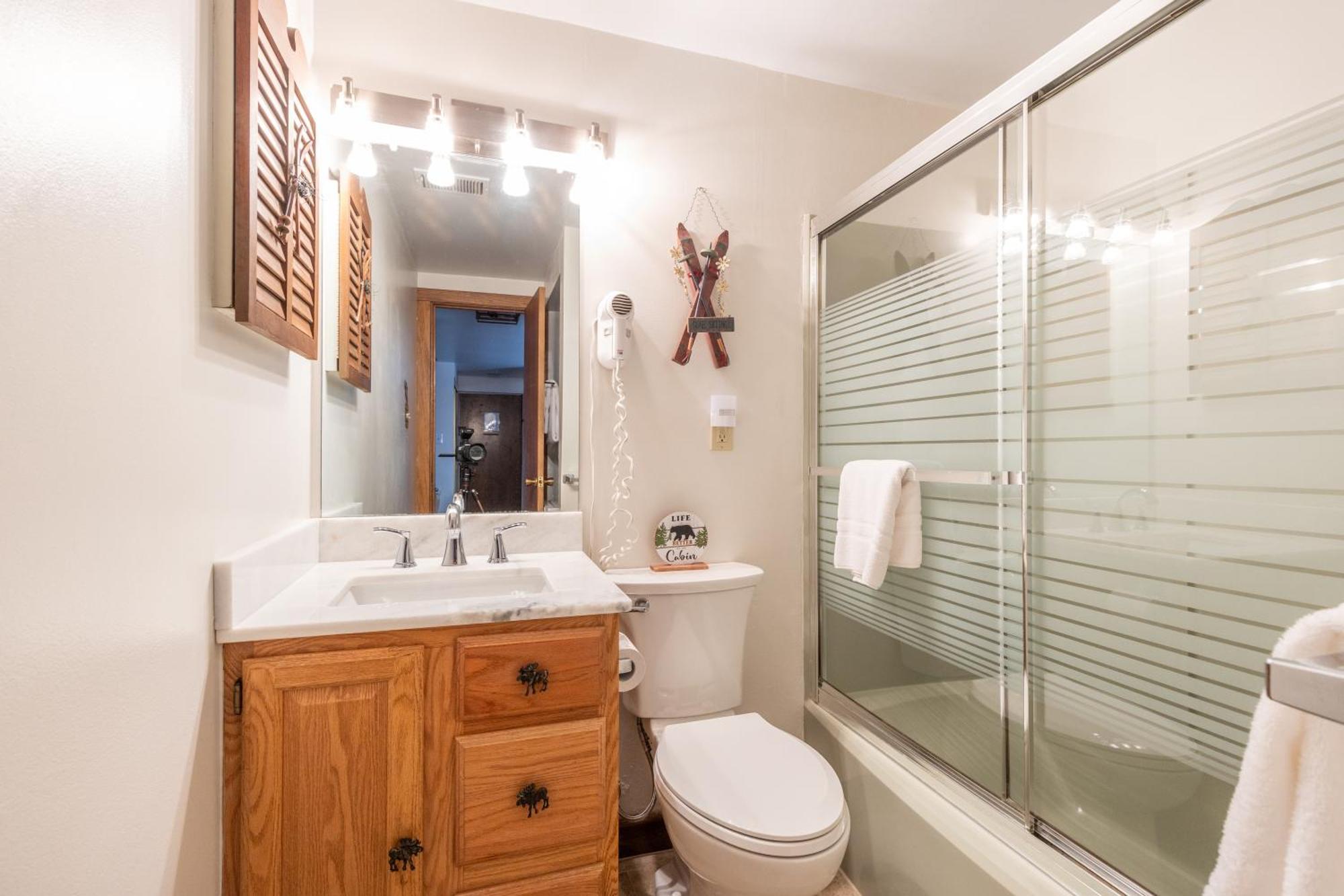 Cozy Seven Springs 1 Bedroom With Private Deck Apartment *